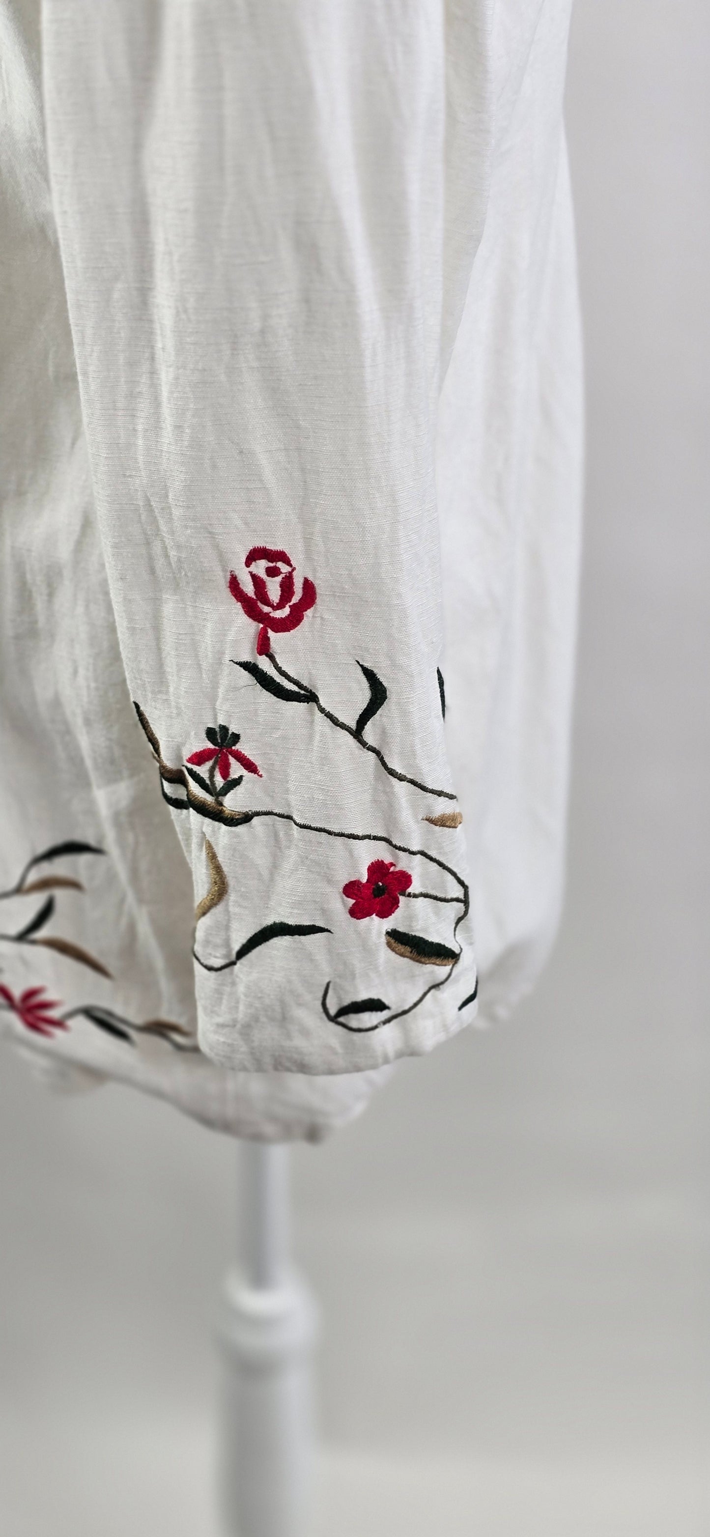Brownstone Studio New York White Linen Floral Embroidered Jacket